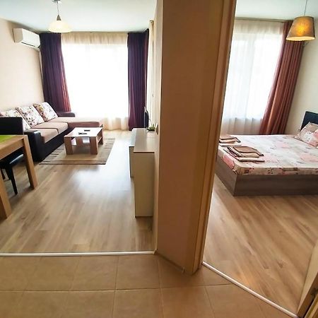 Oazis Apartment Burgas Luaran gambar