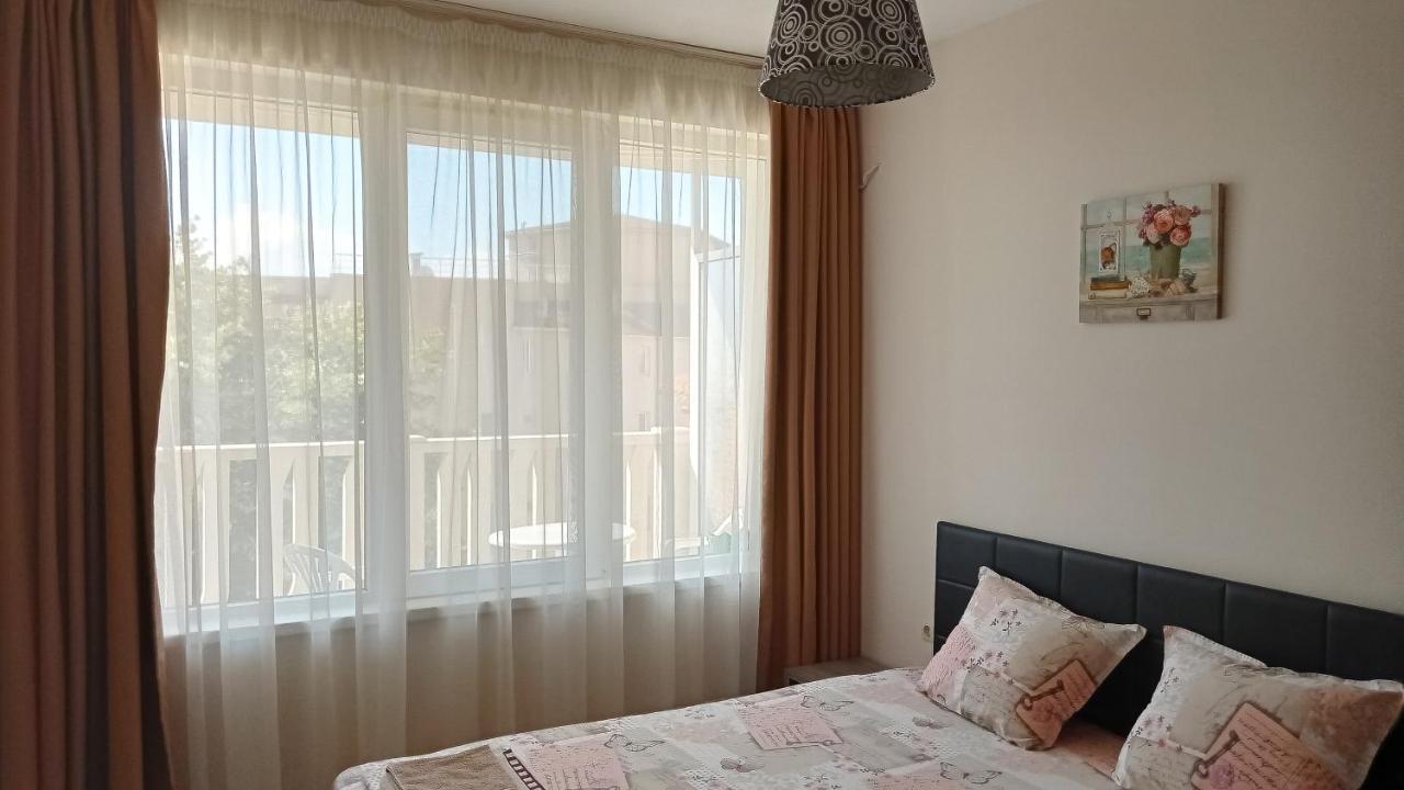 Oazis Apartment Burgas Luaran gambar