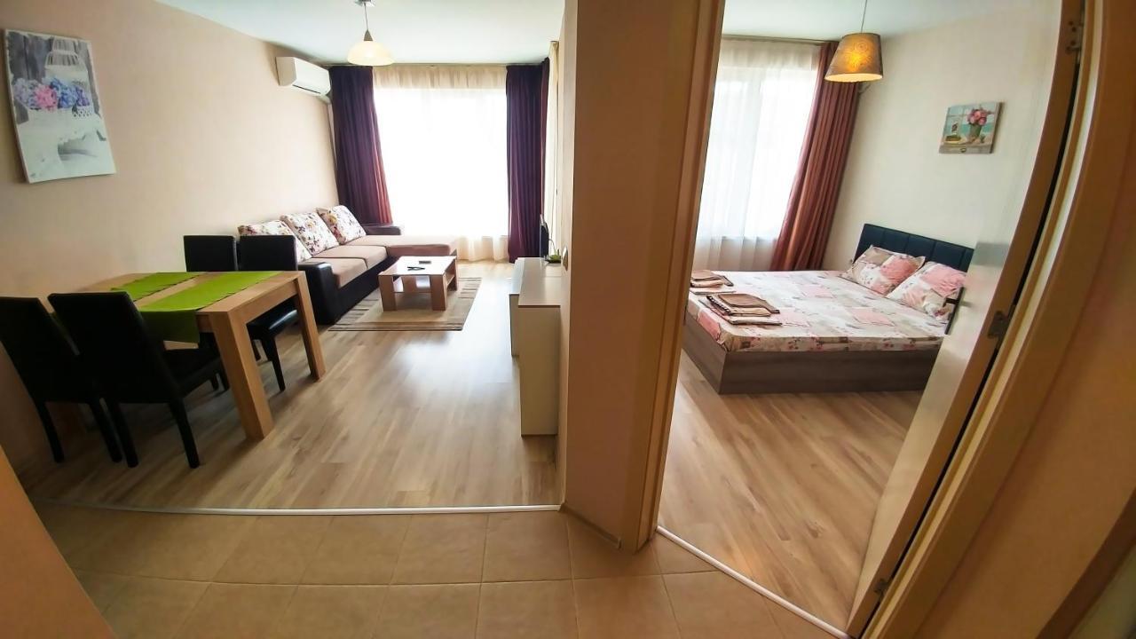 Oazis Apartment Burgas Luaran gambar